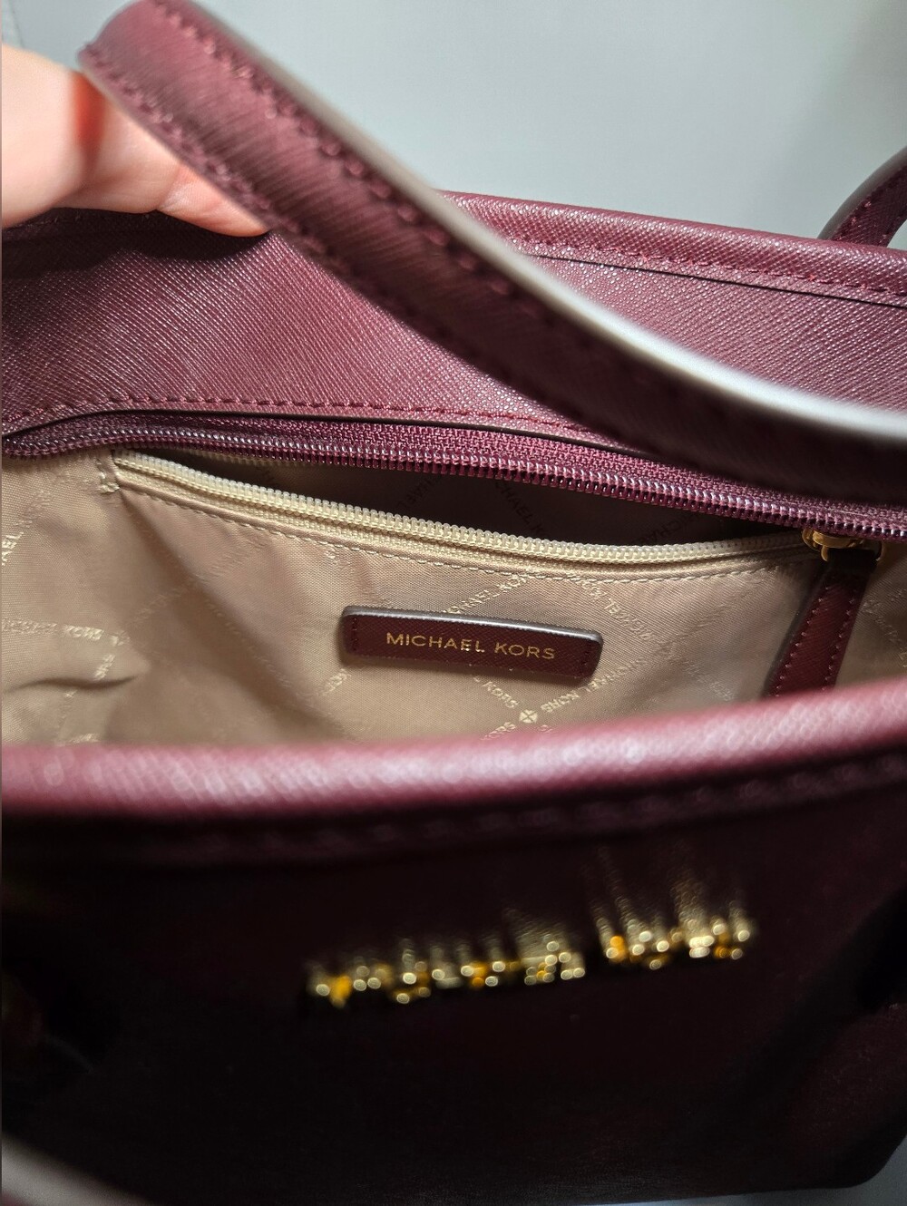 Michael Kors Women's Jet Set Travel Saffiano Leather Tote - Picture 6 of 16
